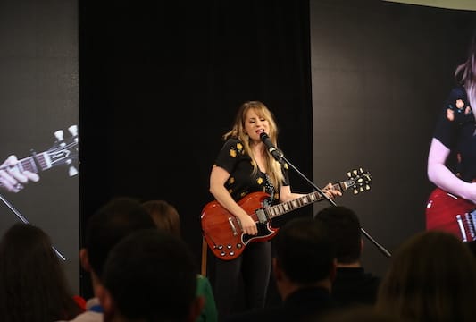 Caitlyn Smith Performance